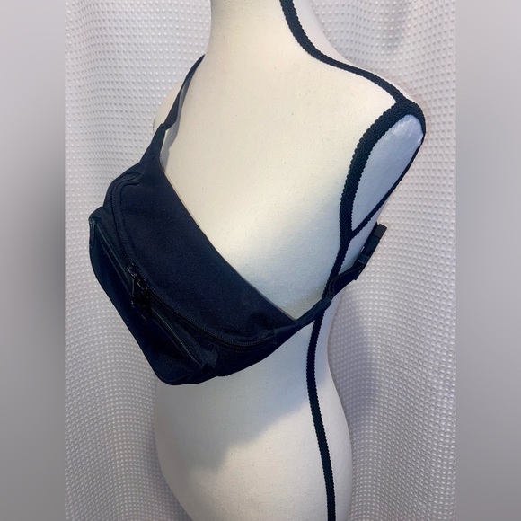 Unisex black unbranded waist Fanny Pack‎ with adjustable strap - Picture 2 of 8